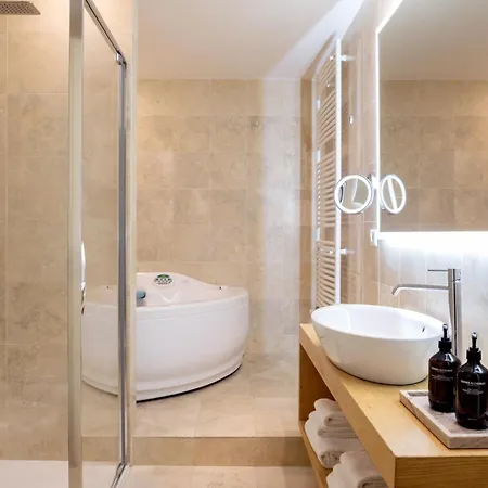 فندق Astoria 4*