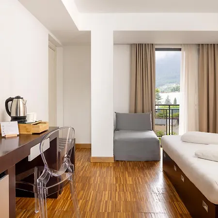Astoria 4* ريفا ديل غاردا